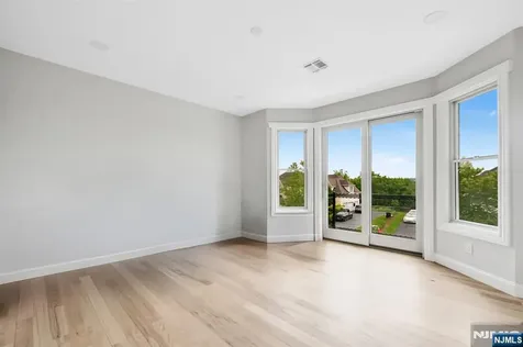 125 Hamilton Trail Totowa NJ 07512