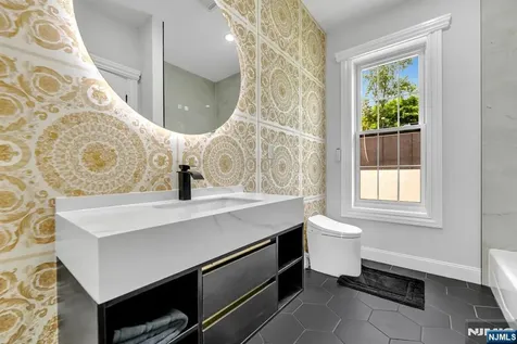 125 Hamilton Trail Totowa NJ 07512