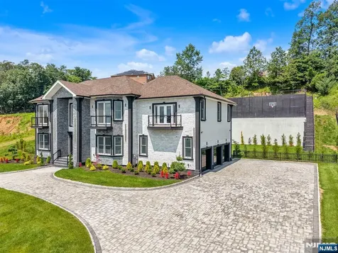 125 Hamilton Trail Totowa NJ 07512
