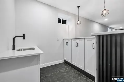 125 Hamilton Trail Totowa NJ 07512