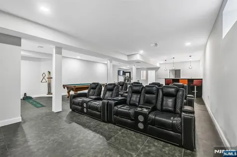 125 Hamilton Trail Totowa NJ 07512