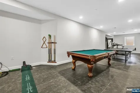 125 Hamilton Trail Totowa NJ 07512