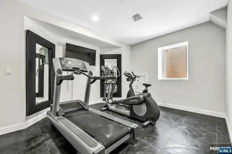 125 Hamilton Trail Totowa NJ 07512