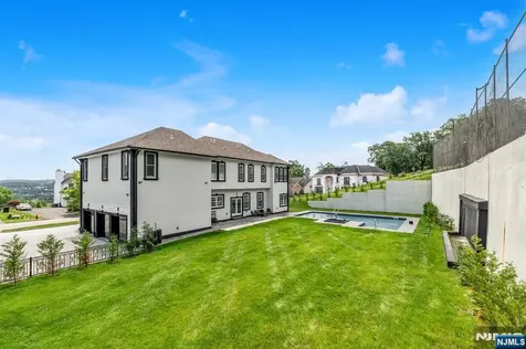 125 Hamilton Trail Totowa NJ 07512