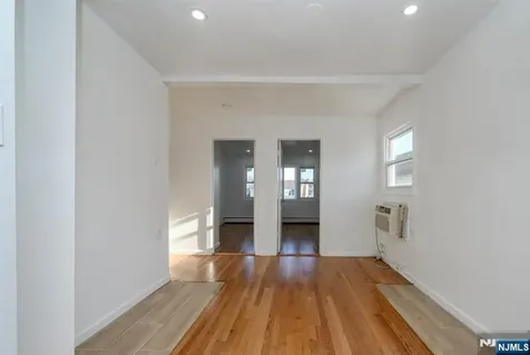 49 River Street Lodi NJ 07644