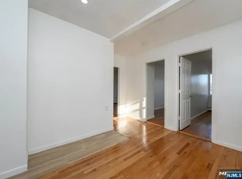 49 River Street Lodi NJ 07644