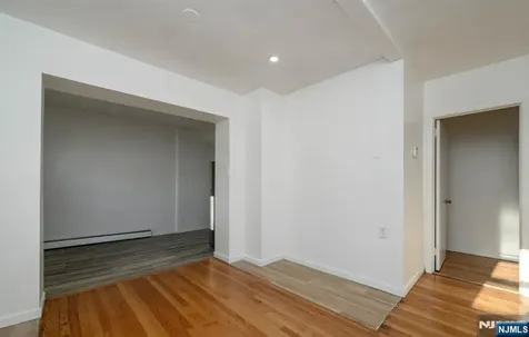 49 River Street Lodi NJ 07644