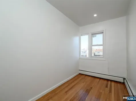 49 River Street Lodi NJ 07644