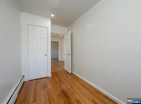 49 River Street Lodi NJ 07644