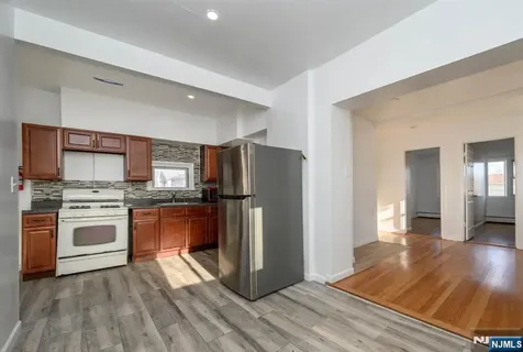 49 River Street Lodi NJ 07644