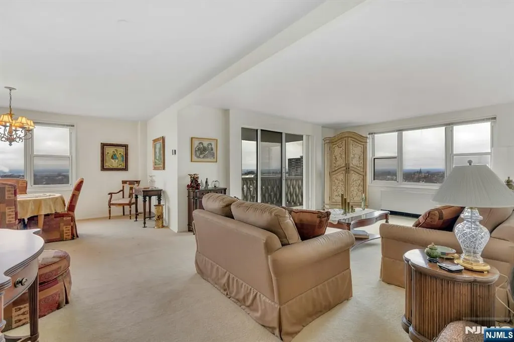 2000 Linwood Avenue Fort Lee NJ 07024