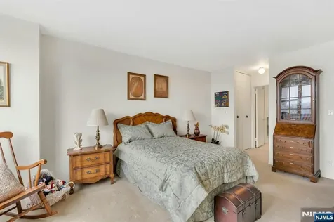 2000 Linwood Avenue Fort Lee NJ 07024