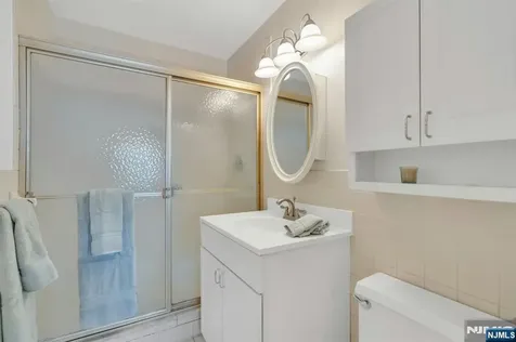 2000 Linwood Avenue Fort Lee NJ 07024