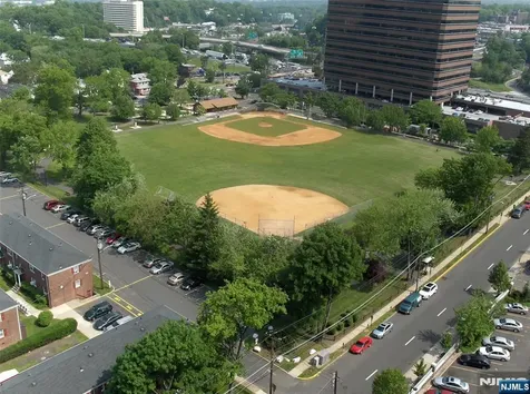 2000 Linwood Avenue Fort Lee NJ 07024