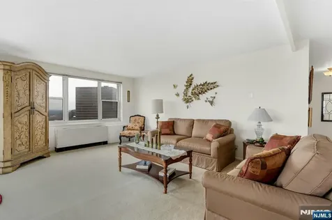 2000 Linwood Avenue Fort Lee NJ 07024