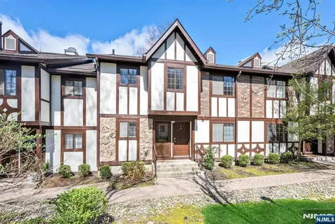 707 Thoreau Court Mahwah NJ 07430