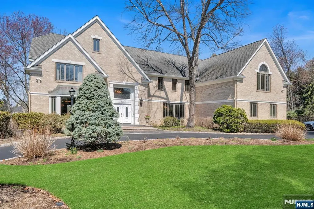837 Apple Ridge Road Franklin Lakes NJ 07417