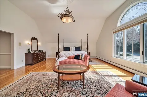 837 Apple Ridge Road Franklin Lakes NJ 07417