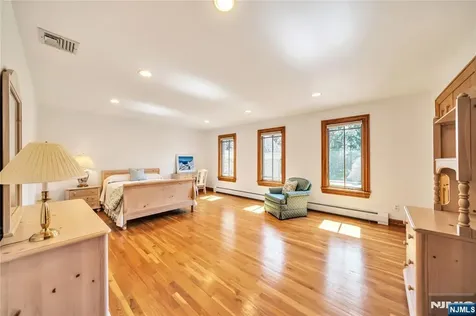 837 Apple Ridge Road Franklin Lakes NJ 07417