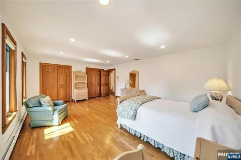 837 Apple Ridge Road Franklin Lakes NJ 07417