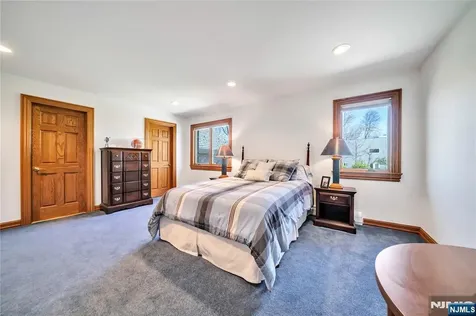 837 Apple Ridge Road Franklin Lakes NJ 07417