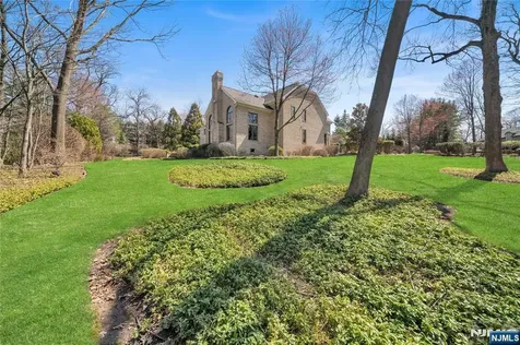 837 Apple Ridge Road Franklin Lakes NJ 07417