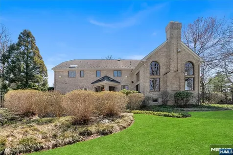 837 Apple Ridge Road Franklin Lakes NJ 07417