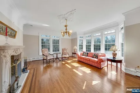 213 Stokes Farm Road Franklin Lakes NJ 07417