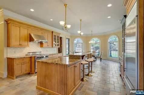 213 Stokes Farm Road Franklin Lakes NJ 07417