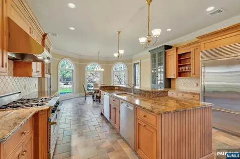 213 Stokes Farm Road Franklin Lakes NJ 07417