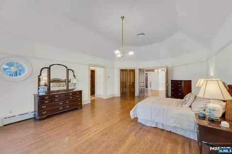 213 Stokes Farm Road Franklin Lakes NJ 07417