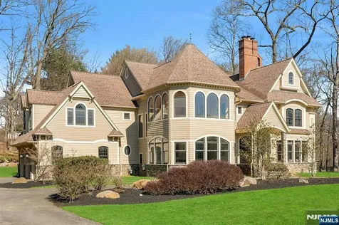213 Stokes Farm Road Franklin Lakes NJ 07417