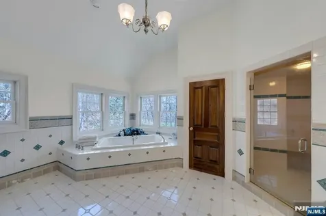 213 Stokes Farm Road Franklin Lakes NJ 07417