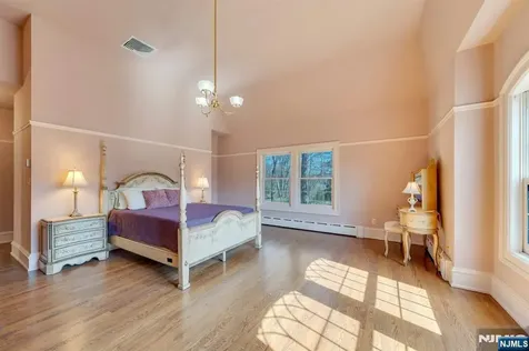 213 Stokes Farm Road Franklin Lakes NJ 07417