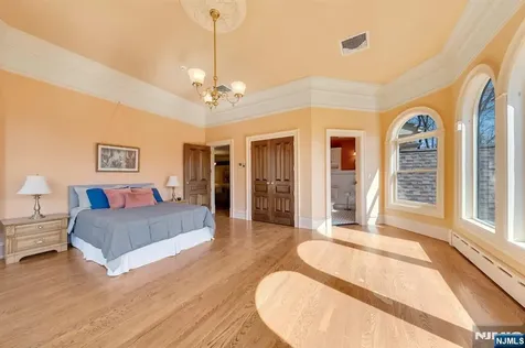 213 Stokes Farm Road Franklin Lakes NJ 07417