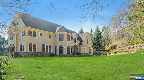213 Stokes Farm Road Franklin Lakes NJ 07417