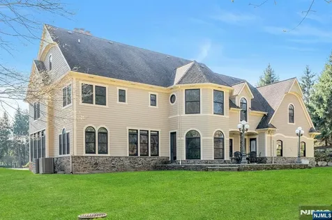 213 Stokes Farm Road Franklin Lakes NJ 07417