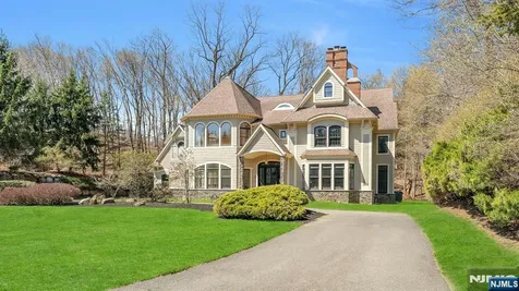 213 Stokes Farm Road Franklin Lakes NJ 07417