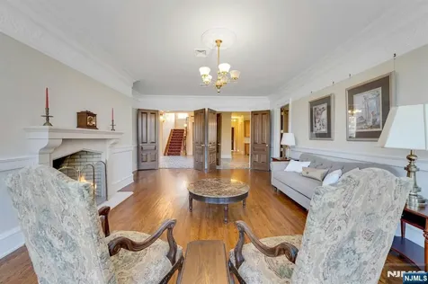 213 Stokes Farm Road Franklin Lakes NJ 07417