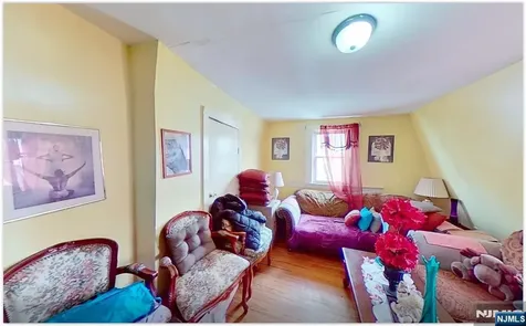 157 14th Street East Orange NJ 07017