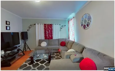 157 14th Street East Orange NJ 07017