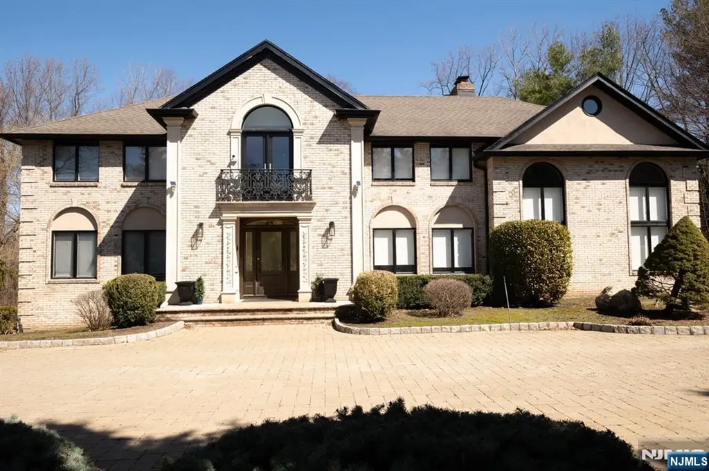 250 Truman Drive Cresskill NJ 07626