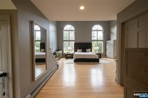 250 Truman Drive Cresskill NJ 07626