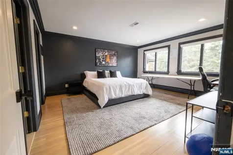 250 Truman Drive Cresskill NJ 07626
