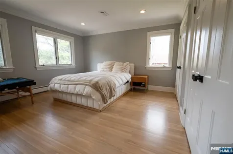 250 Truman Drive Cresskill NJ 07626