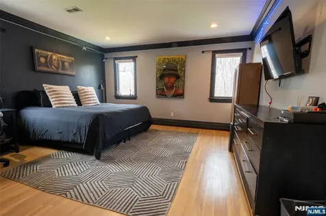 250 Truman Drive Cresskill NJ 07626