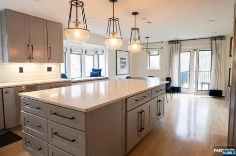 250 Truman Drive Cresskill NJ 07626