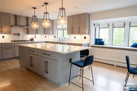 250 Truman Drive Cresskill NJ 07626