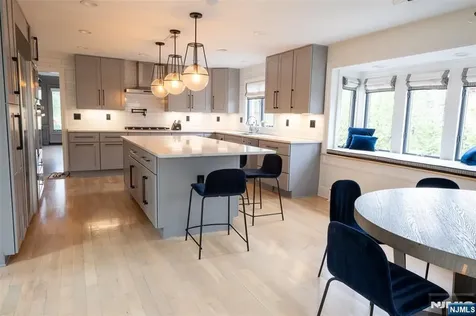 250 Truman Drive Cresskill NJ 07626