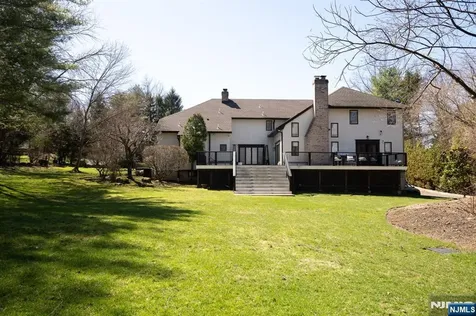 250 Truman Drive Cresskill NJ 07626